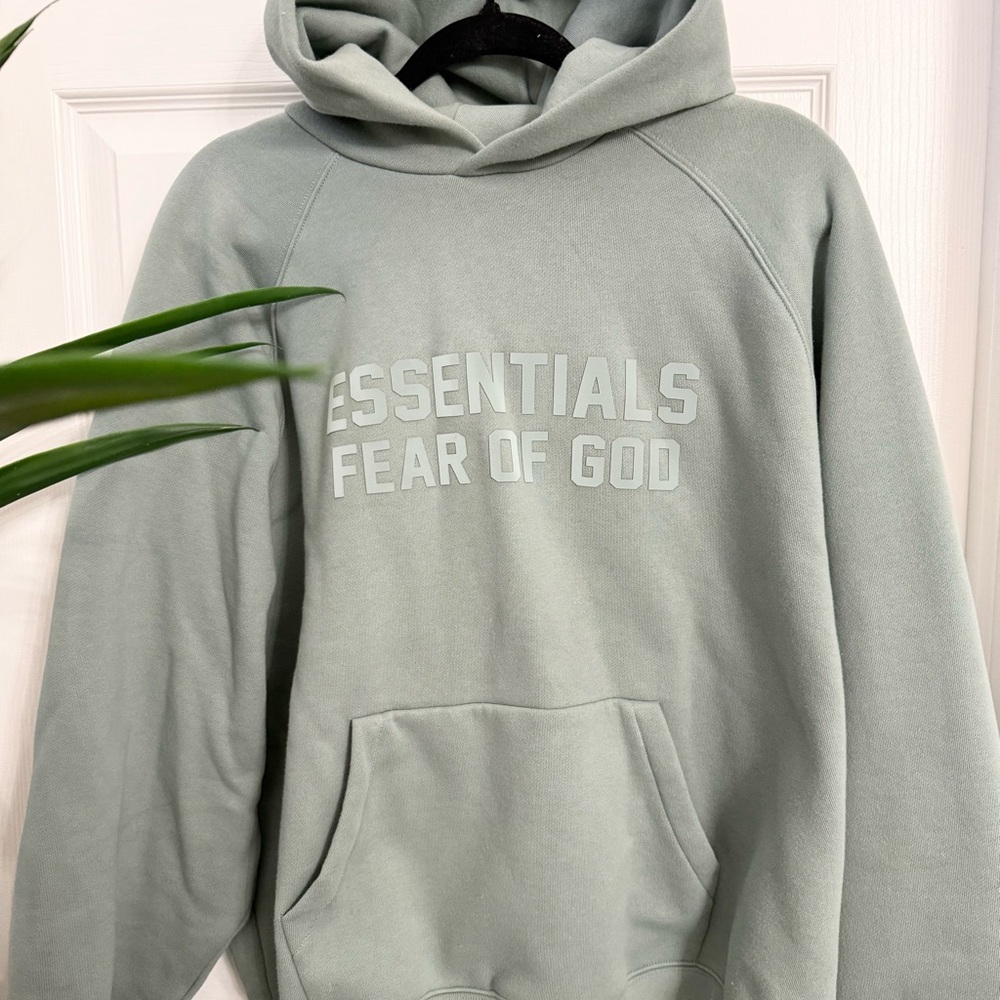 ๐๐ฝ FEAR OF GOD Essentials Green Pullover Hoodie with Rubber Logo - Picture 5 of 10